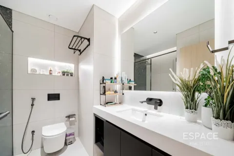 Apartment in Jumeirah Village Circle, Dubai 2 bedrooms, 112 sq.m. № 122512 - photo 11