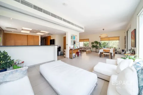 فيلا في Legacy Nova Villas, Jumeirah Park, دبي 4 غرف نوم, 455 م² رقم 122510