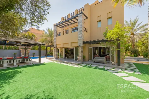 Вилла в Арабиан Ранчес, Дубай, 6 спален, 557м², № 61607