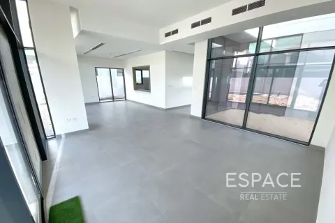 Villa in Al Furjan, Dubai 4 bedrooms, 331 sq.m. № 122570 - photo 2
