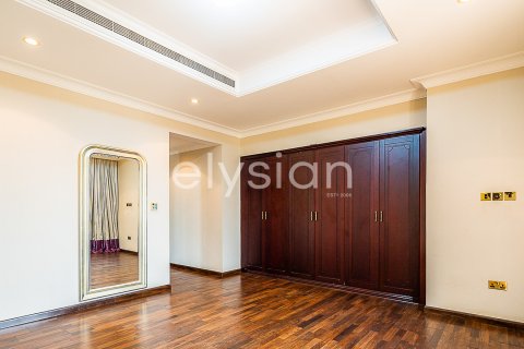 Снять в аренду виллу в Garden Homes, Пальма Джумейра, Дубай: 4 спальни, 689м², № 38116 - фото 3