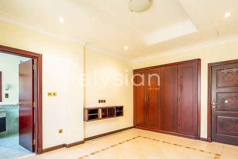 Снять в аренду виллу в Garden Homes, Пальма Джумейра, Дубай: 4 спальни, 689м², № 38116 - фото 16