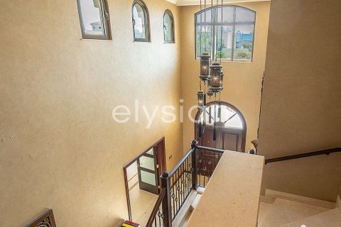 Снять в аренду виллу в Garden Homes, Пальма Джумейра, Дубай: 4 спальни, 689м², № 38116 - фото 18