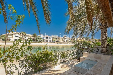 Снять в аренду виллу в Garden Homes, Пальма Джумейра, Дубай: 4 спальни, 689м², № 38116 - фото 5