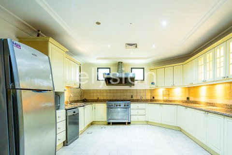 Снять в аренду виллу в Garden Homes, Пальма Джумейра, Дубай: 4 спальни, 689м², № 38116 - фото 21