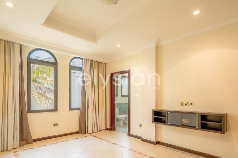 Снять в аренду виллу в Garden Homes, Пальма Джумейра, Дубай: 4 спальни, 689м², № 38116 - фото 17