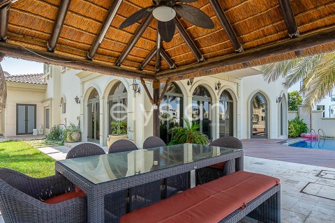 Снять в аренду виллу в Garden Homes, Пальма Джумейра, Дубай: 4 спальни, 689м², № 38116 - фото 14
