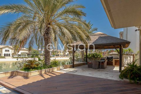 Снять в аренду виллу в Garden Homes, Пальма Джумейра, Дубай: 4 спальни, 689м², № 38116 - фото 6