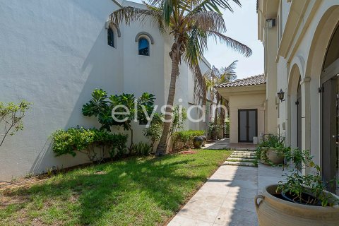 Снять в аренду виллу в Garden Homes, Пальма Джумейра, Дубай: 4 спальни, 689м², № 38116 - фото 13