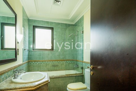 Снять в аренду виллу в Garden Homes, Пальма Джумейра, Дубай: 4 спальни, 689м², № 38116 - фото 9