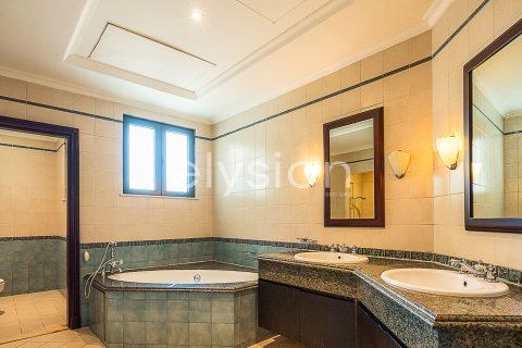 Снять в аренду виллу в Garden Homes, Пальма Джумейра, Дубай: 4 спальни, 689м², № 38116 - фото 8