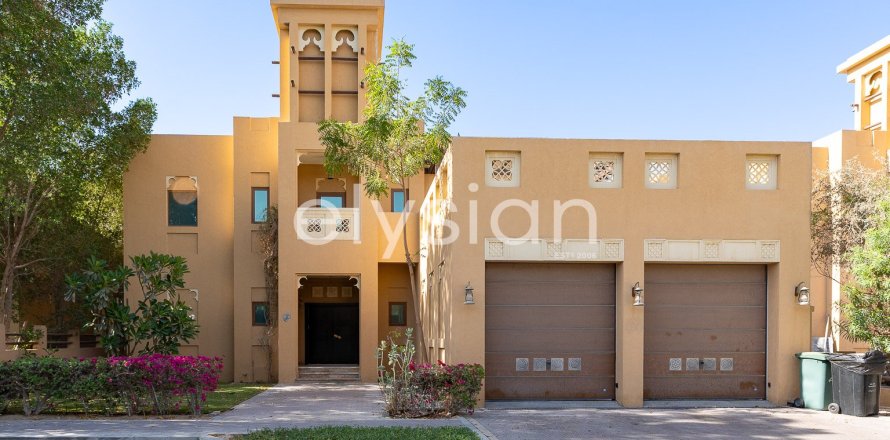 Villa in Murooj Al Furjan, Al Furjan, Dubai 3 bedrooms, 322 sq.m. № 38112
