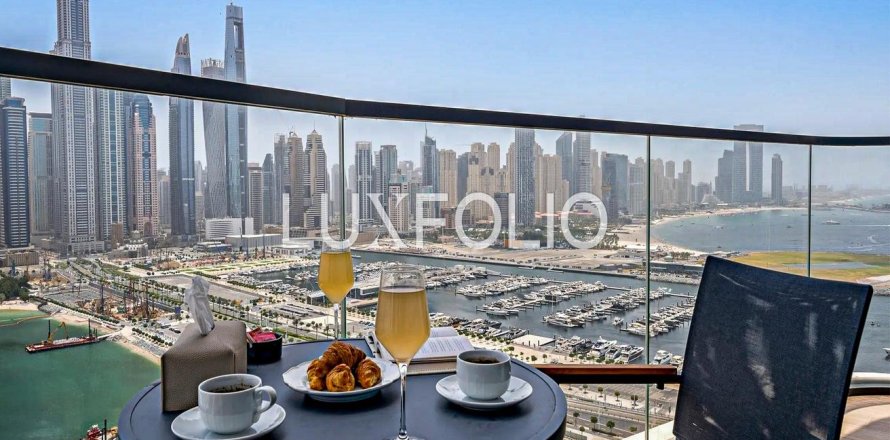 Apartment in EMAAR Beachfront, Dubai Harbour, Dubai 2 bedrooms, 107 sq.m. № 45598