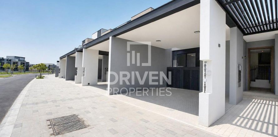 Вилла в Мудоне, Дубай, 3 спальни, 168.62м², № 125272
