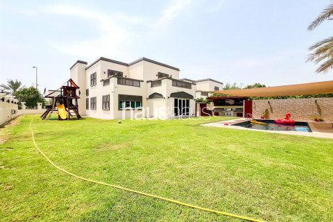 Вилла в Jumeirah Park, Дубай, 4 спальни, 902м², № 44523
