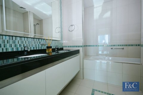 Apartamento en Damac Heights, Dubai Marina, Dubai, 2 dormitorios, 140 m², № 103354 - foto 28