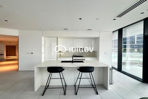 Снять в аренду квартиру в Marquise Square Tower, Бизнес-Бэй, Дубай: 2 спальни, 137.68м², № 123483 - фото 6