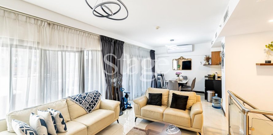 Дуплекс в Джумейра Вилладж Серкл, Дубай, 2 спальни, 202м², № 69159