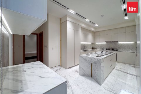 Villa in Dubai 5 bedrooms, 672 sq.m. № 110687