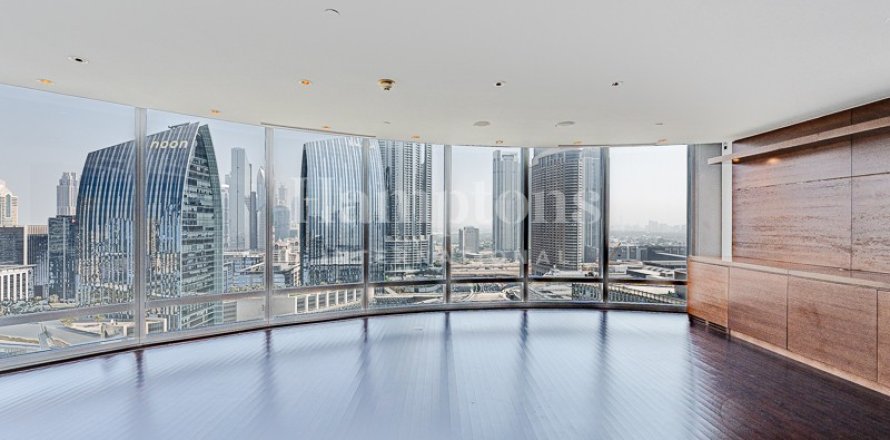 Appartement à Burj Khalifa, Dubai, 3 chambres, 216.735 m², № 118441