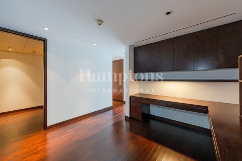 Appartement à Burj Khalifa, Dubai, 3 chambres, 216.73526676 m², № 118441 - photo 2