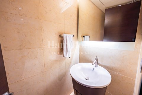 Apartamento en Burj Khalifa, Dubai, 1 dormitorio, 101.81982994 m², № 118442 - foto 10