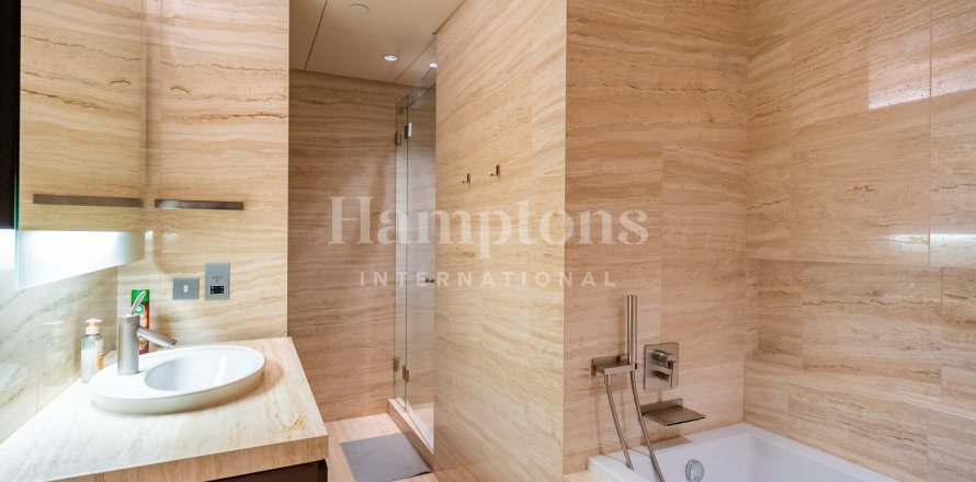 Apartamento en Burj Khalifa, Dubai, 1 dormitorio, 101.82 m², № 118442