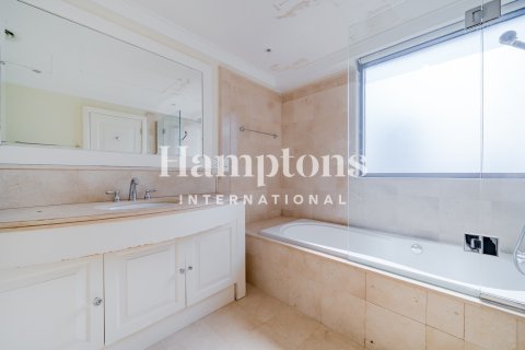 Dúplex en Jumeirah Beach Residence, Dubai, 4 dormitorios, 585.91971137 m², № 118443 - foto 10