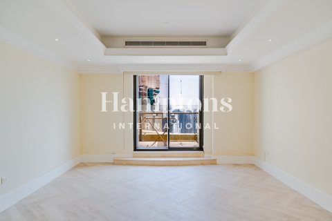 Dúplex en Jumeirah Beach Residence, Dubai, 4 dormitorios, 585.91971137 m², № 118443 - foto 11