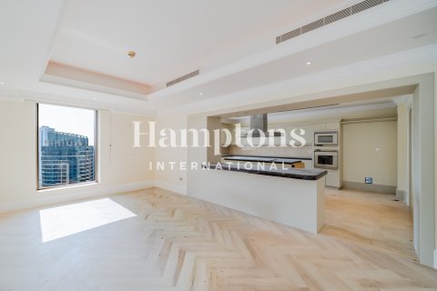 Dúplex en Jumeirah Beach Residence, Dubai, 4 dormitorios, 585.91971137 m², № 118443 - foto 16