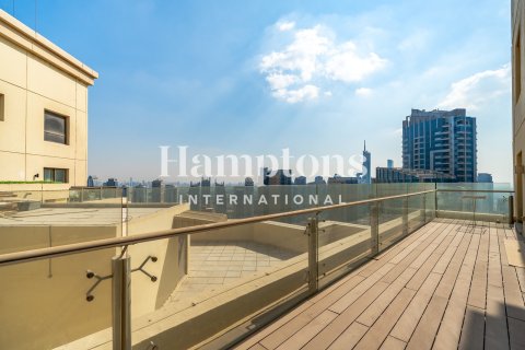 Dúplex en Jumeirah Beach Residence, Dubai, 4 dormitorios, 585.91971137 m², № 118443 - foto 13