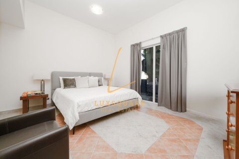 Villa in Green Community West, Green Community, Dubai 5 bedrooms, 882 sq.m. № 112337 - photo 7