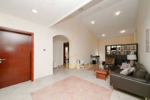 Villa in Green Community West, Green Community, Dubai 5 bedrooms, 882 sq.m. № 112337 - photo 14