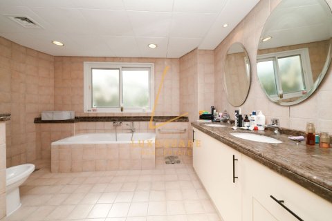Villa in Green Community West, Green Community, Dubai 5 bedrooms, 882 sq.m. № 112337 - photo 25