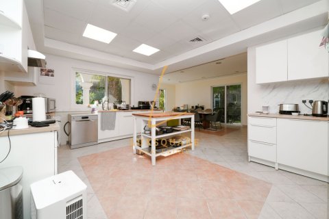 Villa in Green Community West, Green Community, Dubai 5 bedrooms, 882 sq.m. № 112337 - photo 9