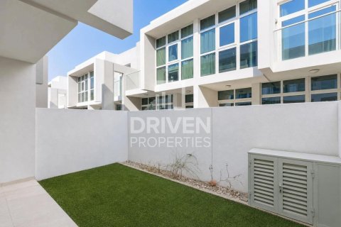Townhouse in Dubai 3 bedrooms, 112.23 sq.m. № 140793 - photo 25