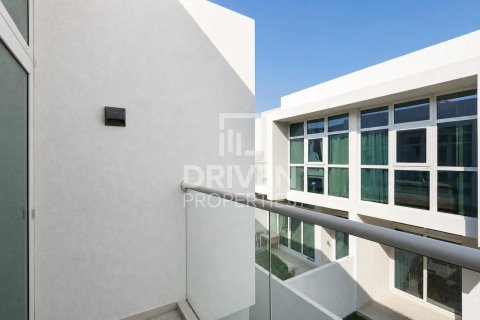 Townhouse in Dubai 3 bedrooms, 112.23 sq.m. № 140793 - photo 24