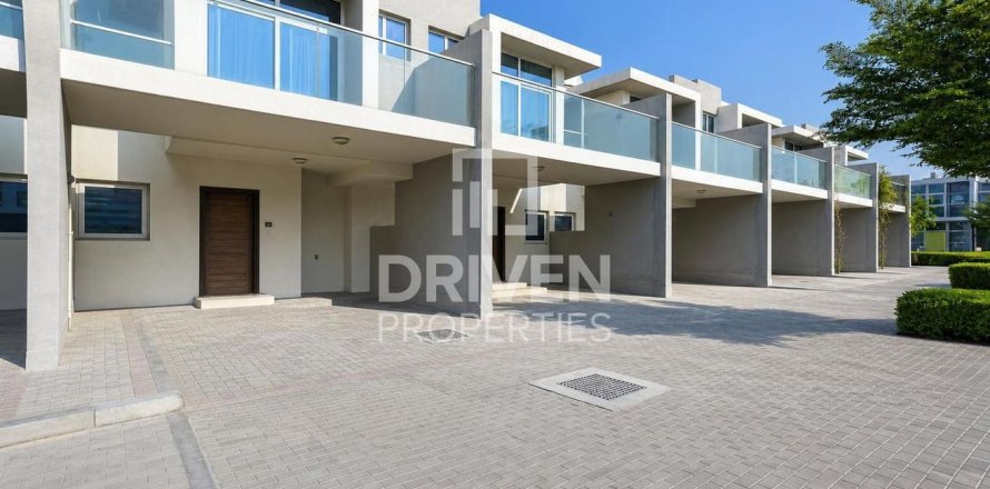 Townhouse in Dubai 3 bedrooms, 112.23 sq.m. № 140793