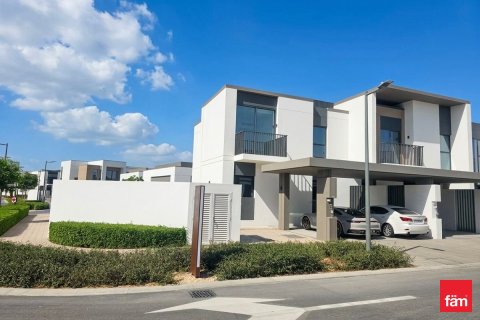 Villa in Dubai 4 bedrooms, 351.7 sq.m. № 109817