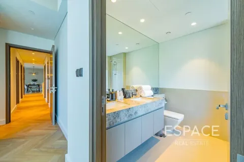 Apartment in Downtown Dubai (Downtown Burj Dubai), Dubai 3 bedrooms, 140 sq.m. № 122555 - photo 12