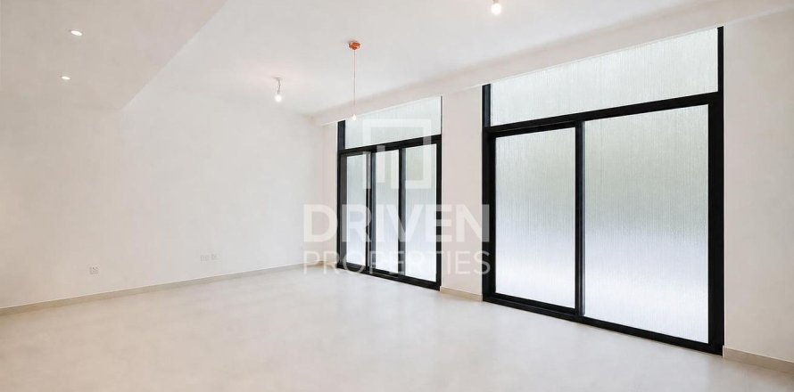 Adosado en Mudon, Dubai, 3 dormitorios, 167.97 m², № 138788