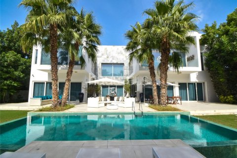 Villa en Al Barari, Dubai, 4 dormitorios, 693 m², № 44749
