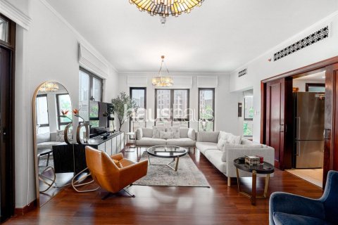Appartement à Old Town, Dubai, 3 chambres, 183 m², № 44750