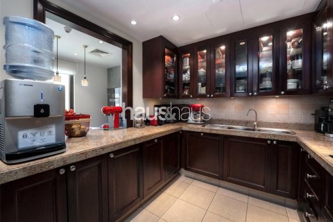 Apartment in Old Town, Dubai 3 bedrooms, 183 sq.m. № 44750 - photo 5