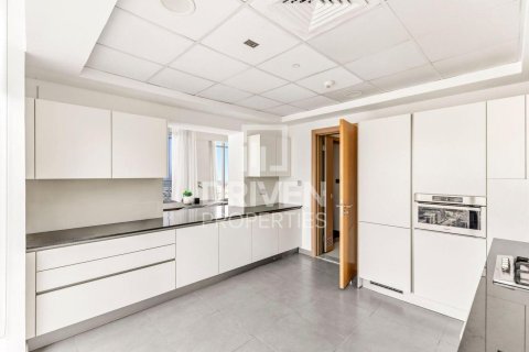 Appartement à Al Satwa, Dubai, 2 chambres, 179.95 m², № 128191 - photo 14