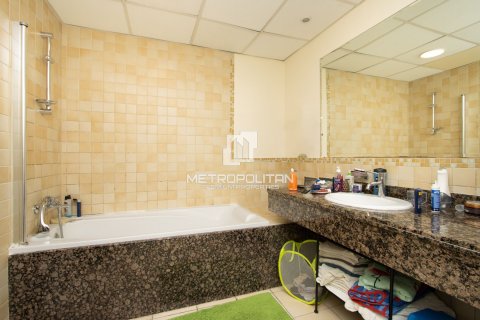Apartment in Shams, Jumeirah Beach Residence, Dubai 2 bedrooms, 170 sq.m. № 73262 - photo 8