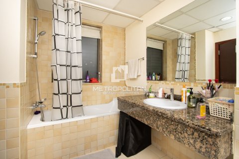 Apartment in Shams, Jumeirah Beach Residence, Dubai 2 bedrooms, 170 sq.m. № 73262 - photo 9
