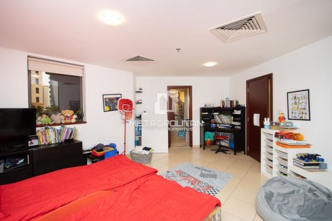Apartment in Shams, Jumeirah Beach Residence, Dubai 2 bedrooms, 170 sq.m. № 73262 - photo 3
