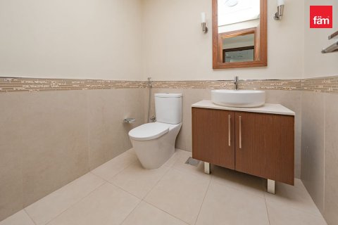 Apartment in DIFC, Dubai 3 bedrooms, 190.5 sq.m. № 124552 - photo 5