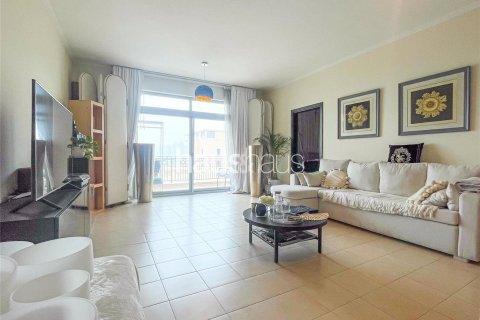 Apartment in The Views, Dubai 2 bedrooms, 123 sq.m. № 43296